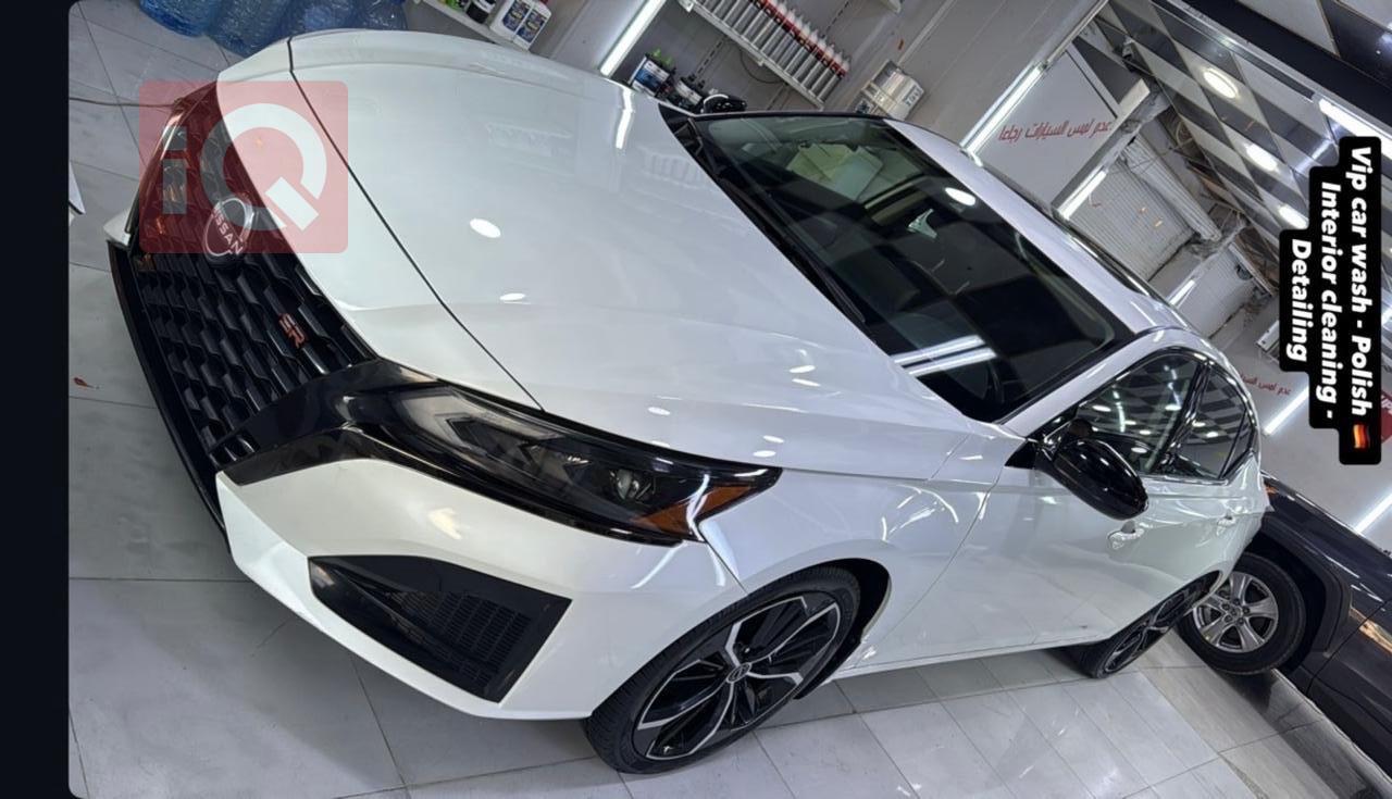 نيسان ألتيما